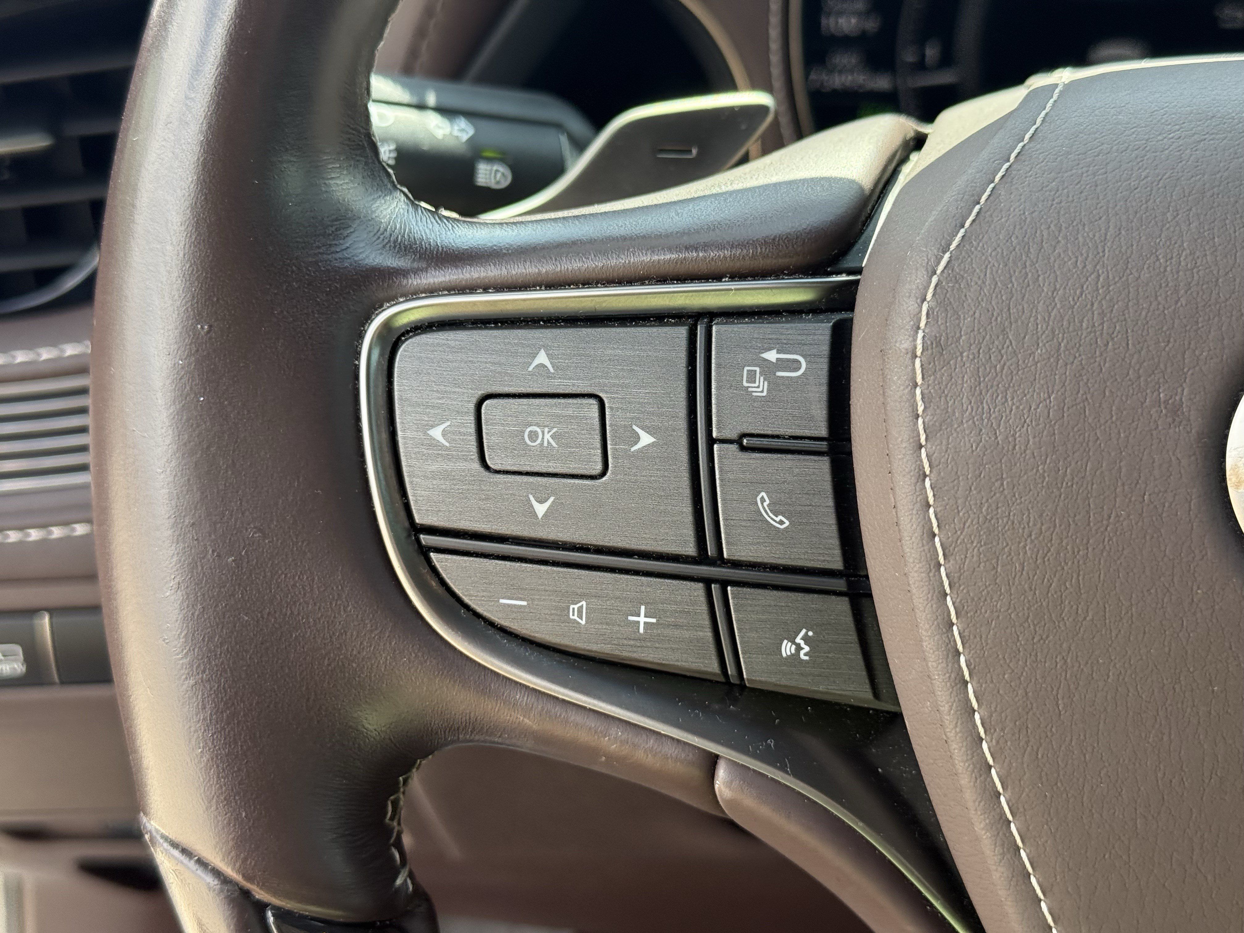 Used 2020 Lexus LS 500 w/ Interior Upgrade Package RWD image 16