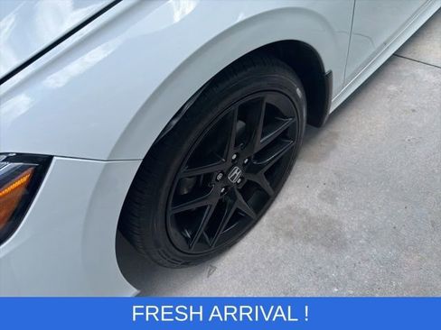 Used 2023 Honda Civic Sport image 4