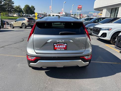 Used 2024 Kia Niro EX Touring FWD image 11