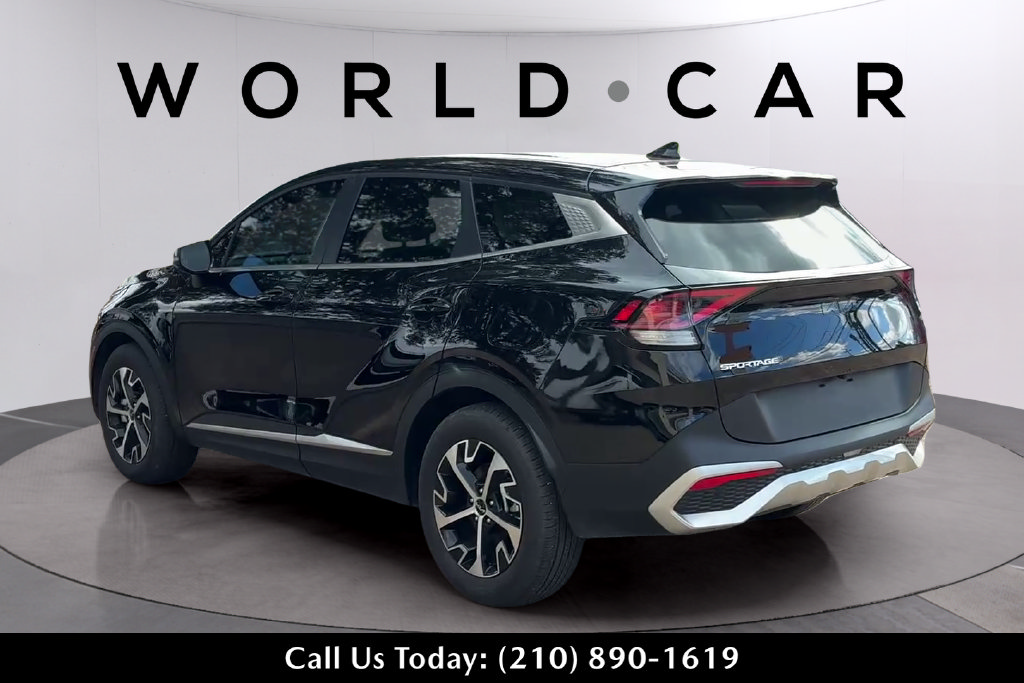 Used 2025 Kia Sportage EX FWD image 10