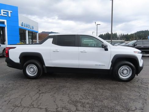 Used 2025 Chevrolet Silverado EV W/T AWD/4WD image 10