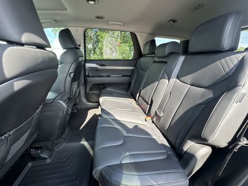 Used 2025 Hyundai Palisade SEL FWD image 23