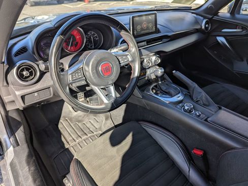 Used 2017 FIAT 124 Spider Abarth RWD image 13
