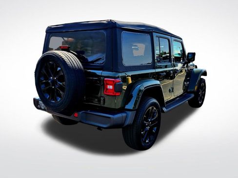 Used 2022 Jeep Wrangler Unlimited Sahara w/ Cold Weather Group image 8