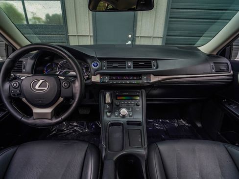 Used 2015 Lexus CT 200h FWD image 16