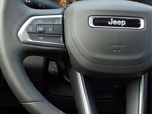 Used 2025 Jeep Compass Limited AWD/4WD image 10