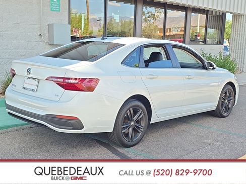 Used 2024 Volkswagen Jetta SE w/ Panoramic Sunroof Package FWD image 7