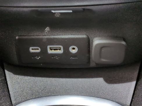 Used 2024 Chevrolet Malibu LT image 31