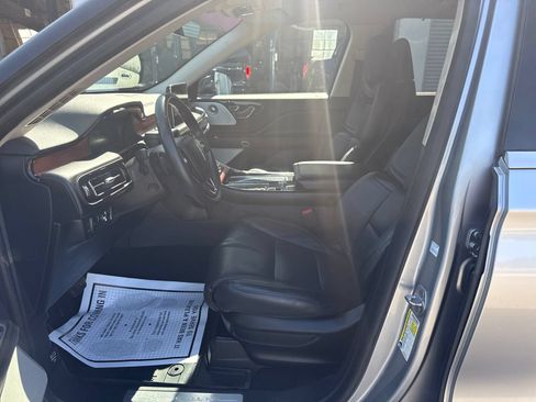 Used 2021 Lincoln Aviator Grand Touring w/ Equipment Group 302A AWD/4WD image 9