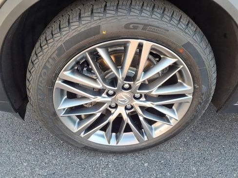 Used 2023 Acura MDX SH-AWD w/ Advance Package image 5