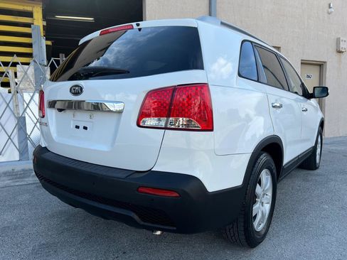 Used 2013 Kia Sorento LX w/ Convenience Pkg FWD image 17