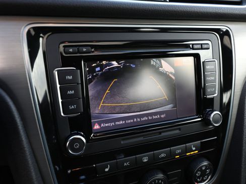 Used 2014 Volkswagen Passat 1.8T SE image 20