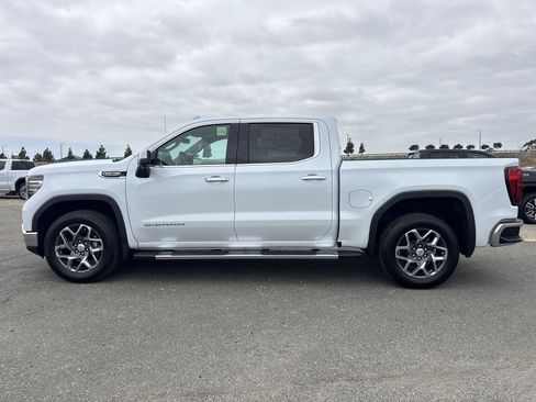 New 2026 GMC Sierra 1500 SLT w/ SLT Premium Plus Package RWD image 5