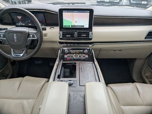 Used 2021 Lincoln Navigator Reserve w/ Luxury Package image 21