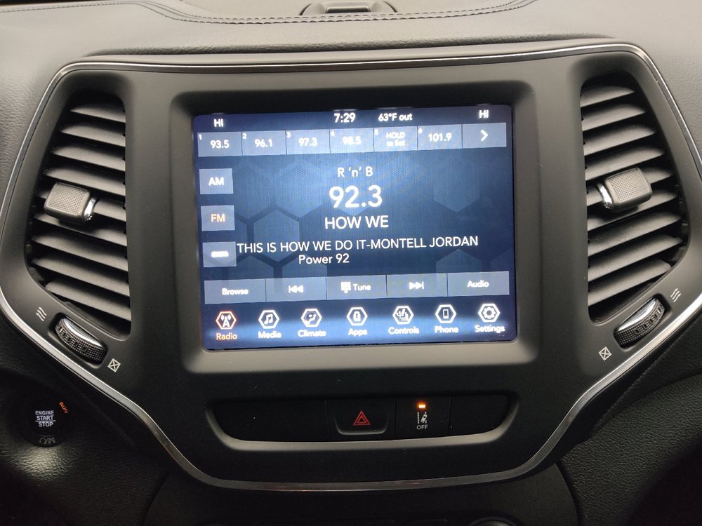 Used 2022 Jeep Cherokee Latitude Lux w/ Sun & Sound Group AWD/4WD image 25