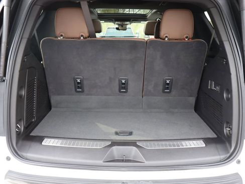 Used 2025 Chevrolet Tahoe High Country image 26