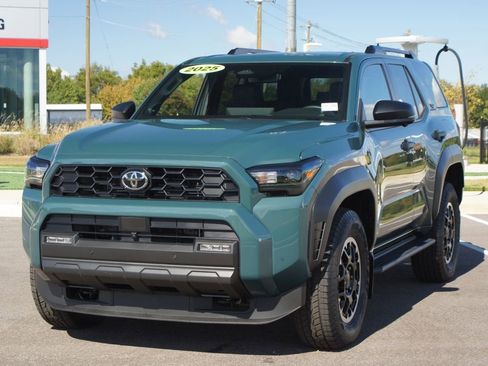 Used 2025 Toyota 4Runner TRD Off-Road Premium image 23