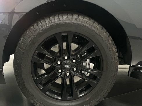 Used 2024 Ford Expedition Max XLT image 29