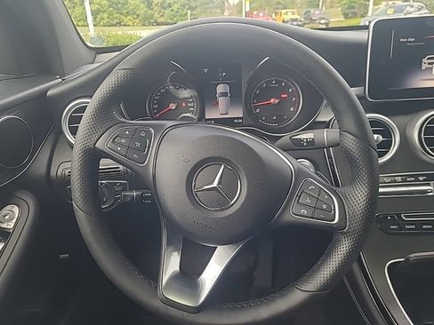 Used 2018 Mercedes-Benz GLC 300 4MATIC image 17