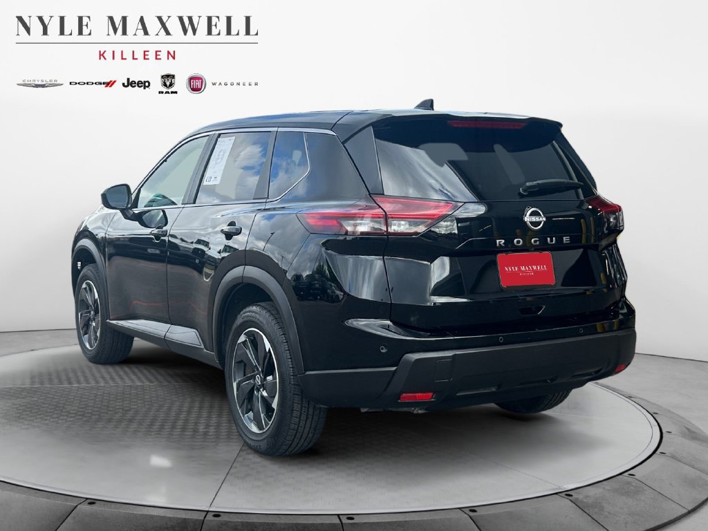 Used 2025 Nissan Rogue SV FWD image 14