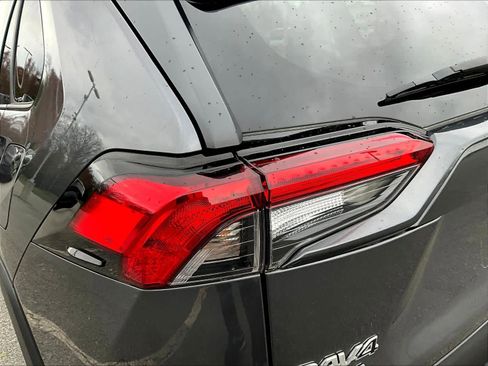 Used 2023 Toyota RAV4 LE AWD/4WD image 34
