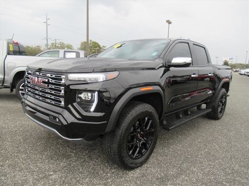 Used 2024 GMC Canyon Denali w/ LPO, Denali Black Edition image 3