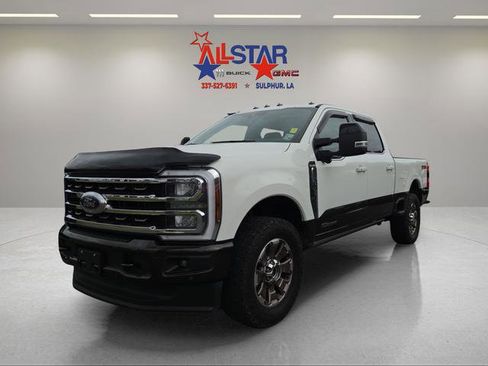 Used 2025 Ford F250 King Ranch w/ FX4 Off-Road Package image 3