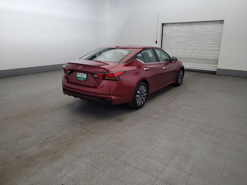 Used 2024 Nissan Altima 2.5 SV FWD image 9