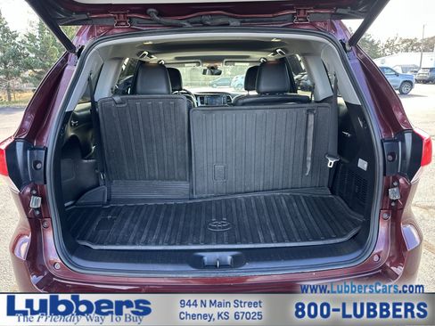 Used 2017 Toyota Highlander XLE image 23