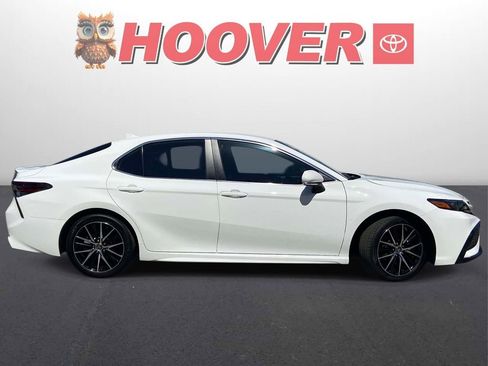 Used 2024 Toyota Camry SE image 2
