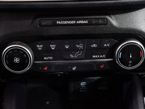 Used 2022 Ford Escape SE w/ Cold Weather Package image 29