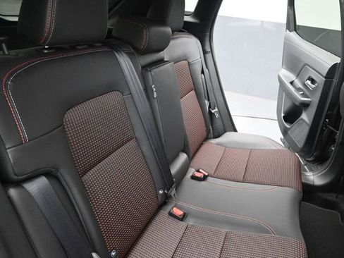 New 2026 Nissan Kicks SR image 24