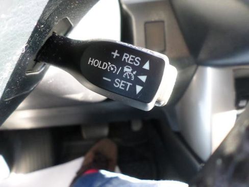 Used 2018 Toyota RAV4 XLE image 27