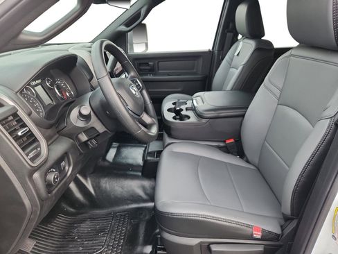 New 2026 RAM 2500 Tradesman w/ Chrome Appearance Group image 9