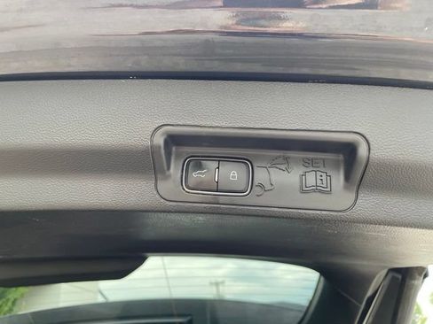 Certified 2020 Ford Explorer Platinum w/ Premium Technology Package AWD/4WD image 54
