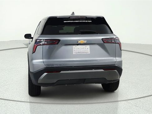 Used 2026 Chevrolet Equinox LT AWD/4WD image 3
