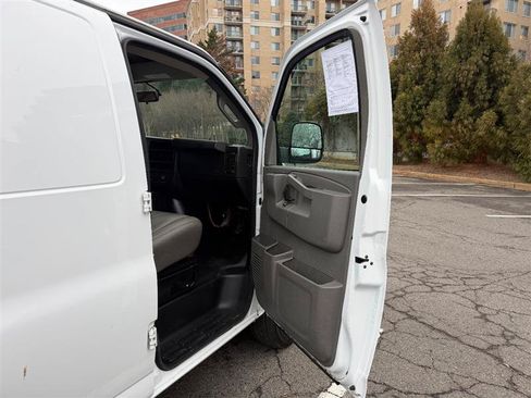 Used 2021 Chevrolet Express 2500 w/ Driver Convenience Package RWD image 15