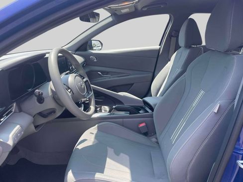 Used 2023 Hyundai Elantra SEL FWD image 16