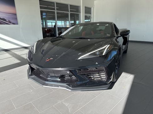 Used 2025 Chevrolet Corvette Stingray Preferred Cpe w/ 2LT image 3