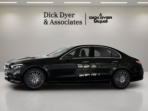 Used 2025 Mercedes-Benz C 300 Sedan image 25