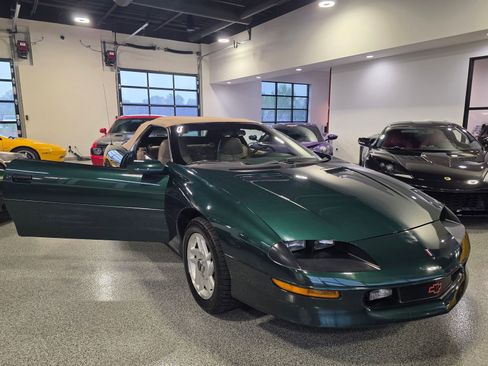 Used 1995 Chevrolet Camaro Z28 RWD image 6