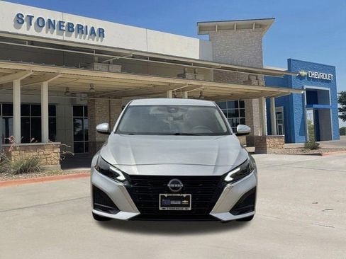 Used 2024 Nissan Altima 2.5 SV image 9