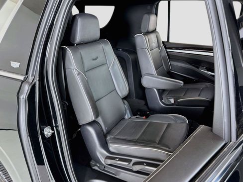 Used 2025 Cadillac Escalade ESV Premium Luxury AWD/4WD image 30