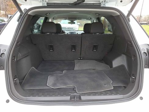 Used 2021 Chevrolet Equinox LT image 27