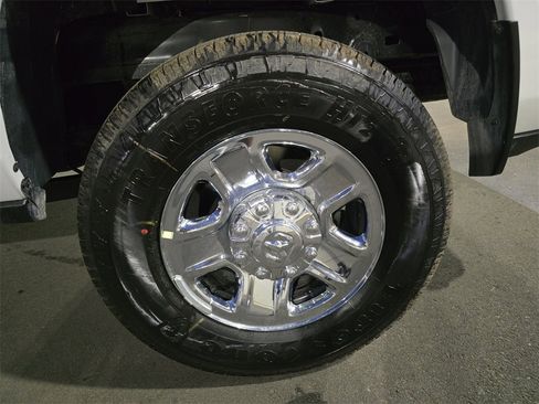 New 2026 RAM 2500 Tradesman w/ Chrome Appearance Group image 32