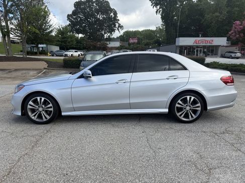 Used 2016 Mercedes-Benz E 350 Sedan image 2