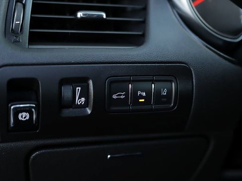 Used 2016 Chevrolet Impala LTZ FWD image 10