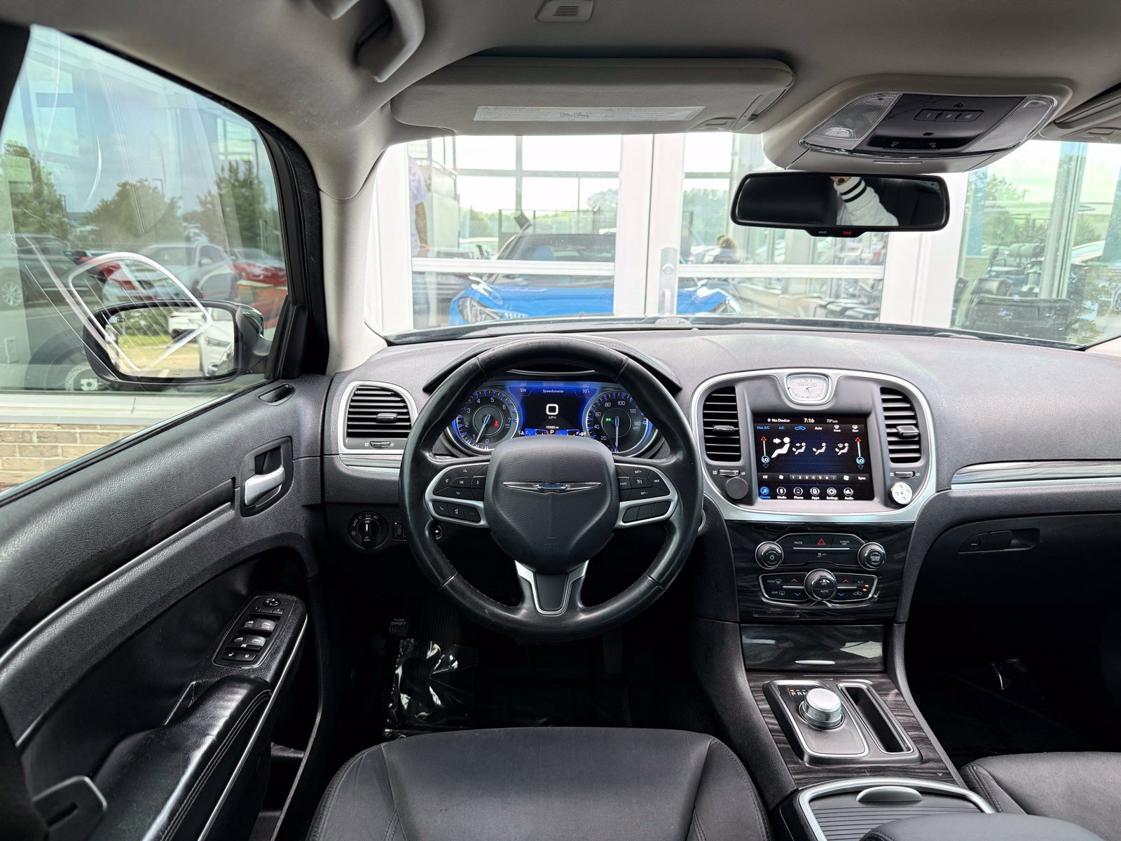 Used 2020 Chrysler 300 Touring w/ Driver Convenience Group RWD image 30