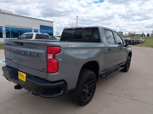 Used 2021 Chevrolet Silverado 1500 LT Trail Boss w/ Convenience Package II AWD/4WD image 3