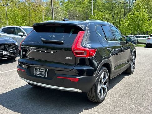 Used 2025 Volvo XC40 B5 Core AWD/4WD image 7